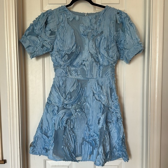 Vestique puff sleeve Mini Dress Layered Appliqué Organza In Baby Blue medium - Picture 2 of 7